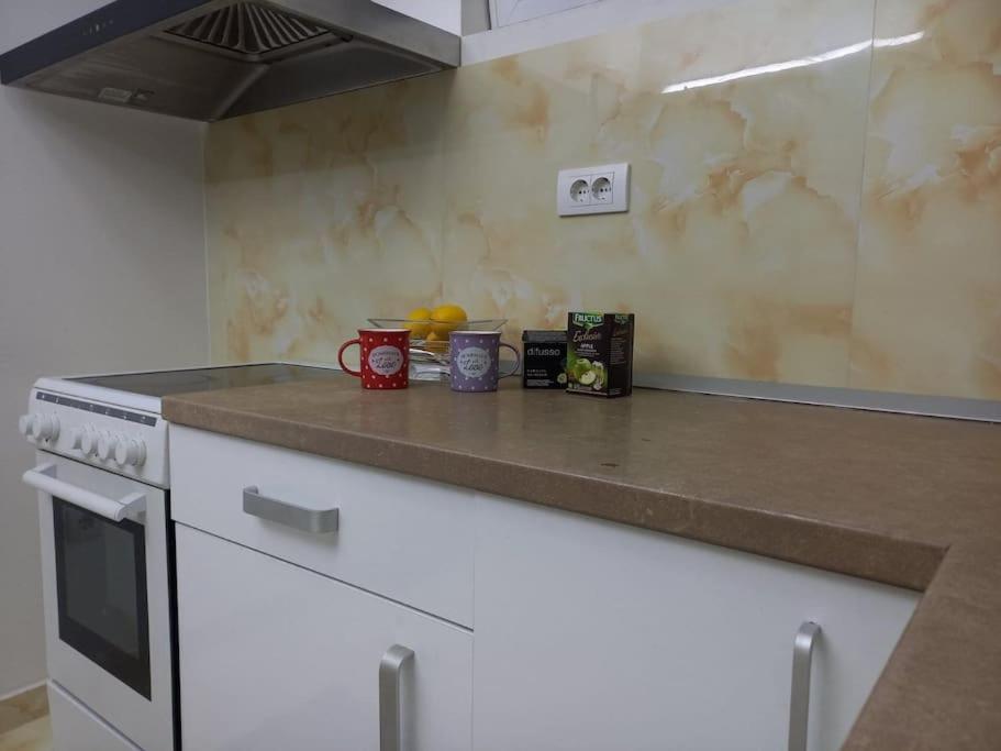 2Br Airport Accommodation W/Free Private Parking Ledine Zewnętrze zdjęcie