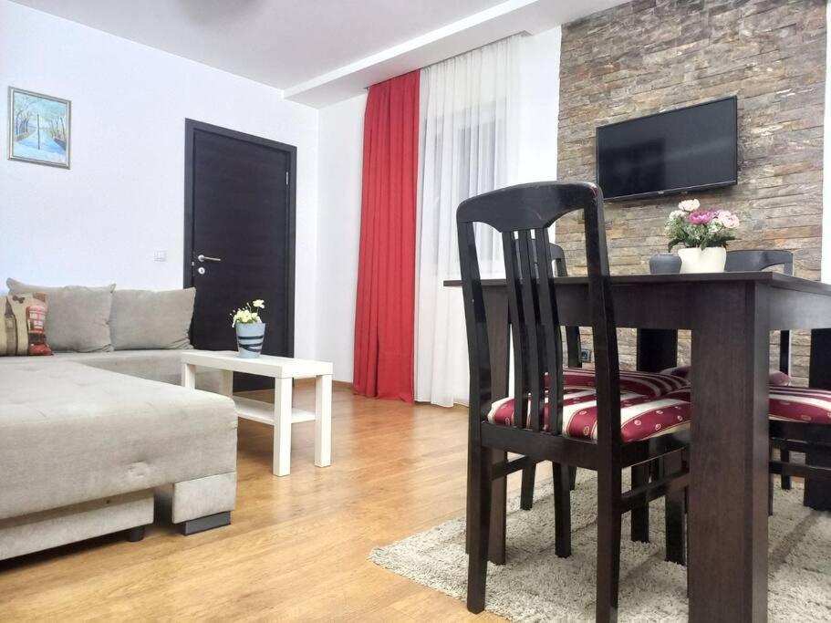 2Br Airport Accommodation W/Free Private Parking Ledine Zewnętrze zdjęcie