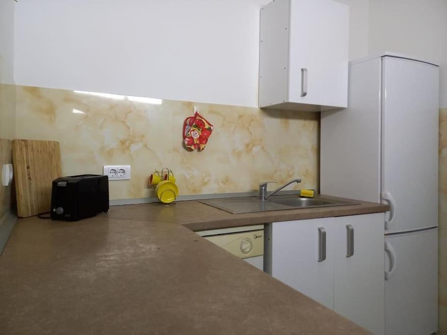 2Br Airport Accommodation W/Free Private Parking Ledine Zewnętrze zdjęcie